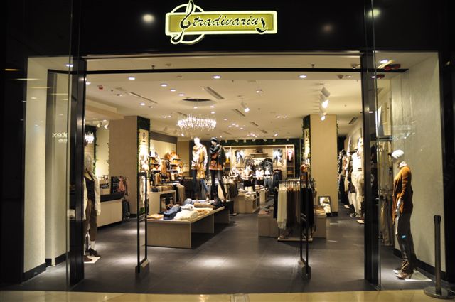 Stradivarius - Sassy Hong Kong