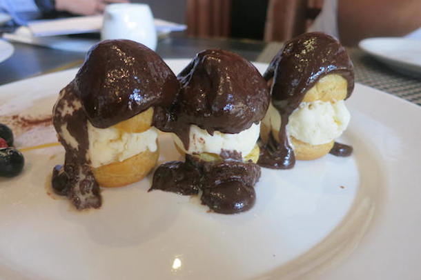 quayside-hong-kong-profiteroles