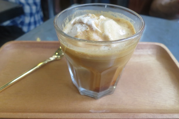 artisan cafe - affogato