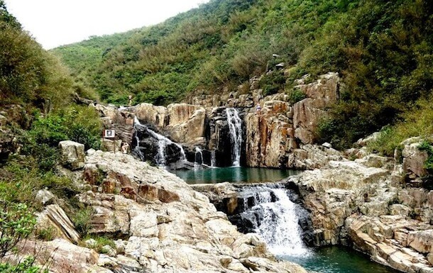 waterfall hikes hong kong - sheung luk stream