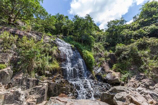 waterfall hikes hong kong silvermine bay