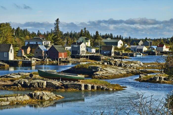 canada-northern-lights-kayak-shk