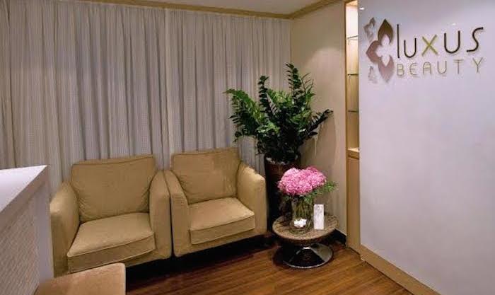 the seating area at luxus beauty spa