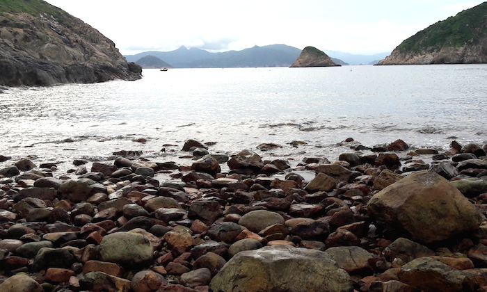rocks by the ocean in hong kong