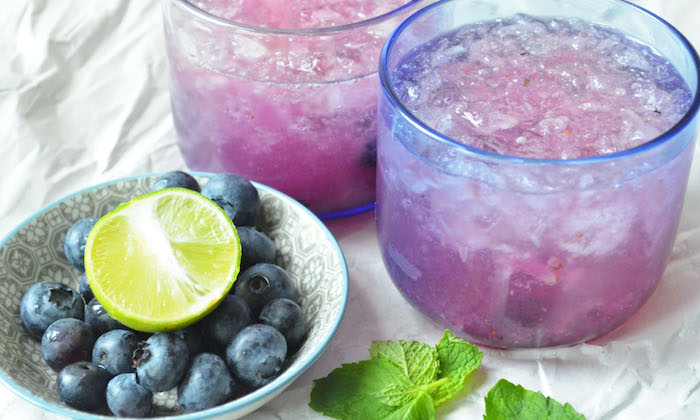 blueberry fizz cocktail