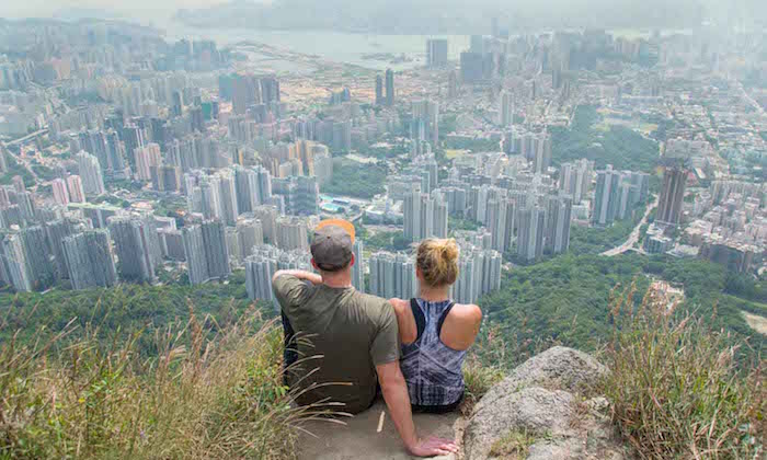 Hiking-How-to-Celebrate-Engagement-in-Hong-Kong