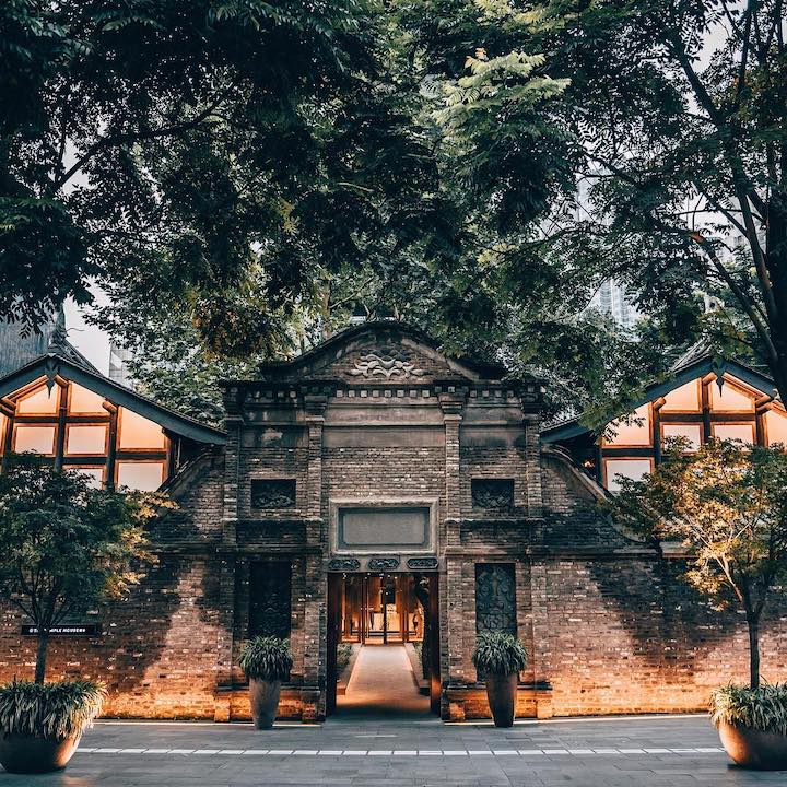 where to stay in chengdu- the temple house