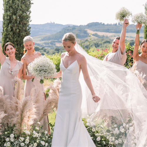 Italian Wedding: That Bride, Claire Johnson and bridesmaids