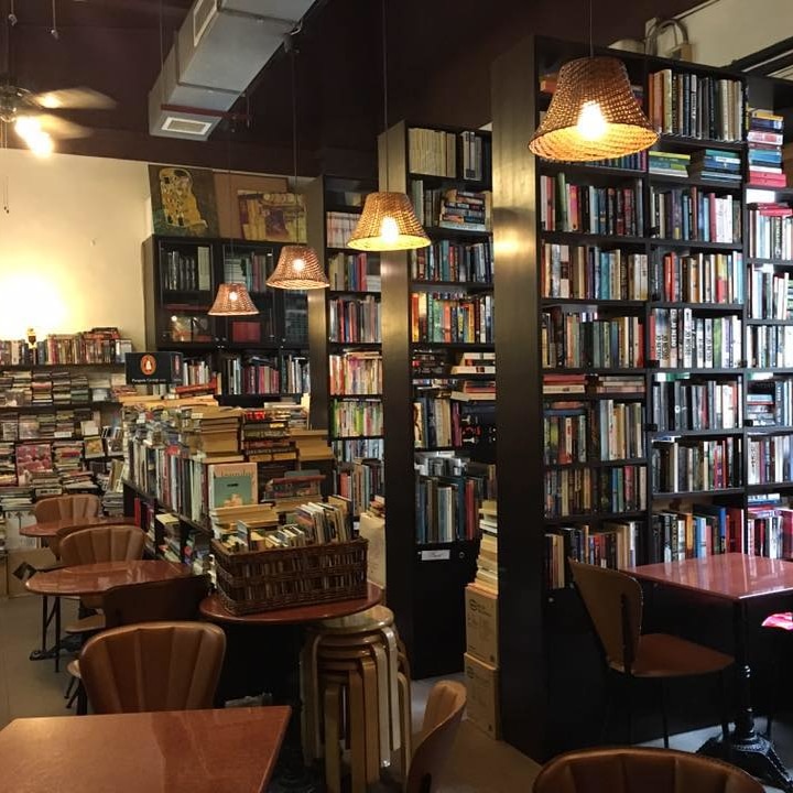 Books & Co. bookstore