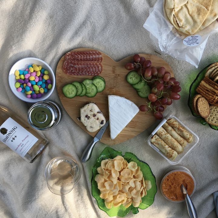 Netflix Detox - picnic image