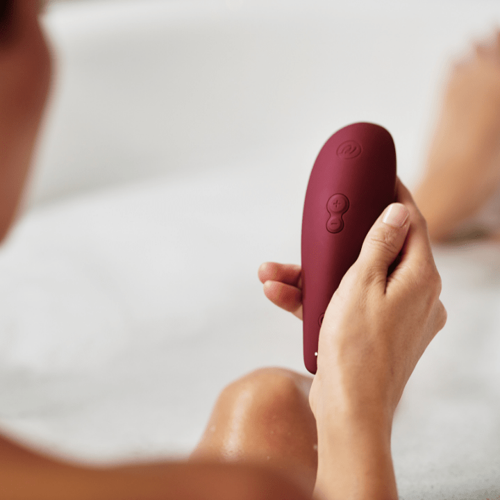 Womanizer New Sex Toys: Classic 2