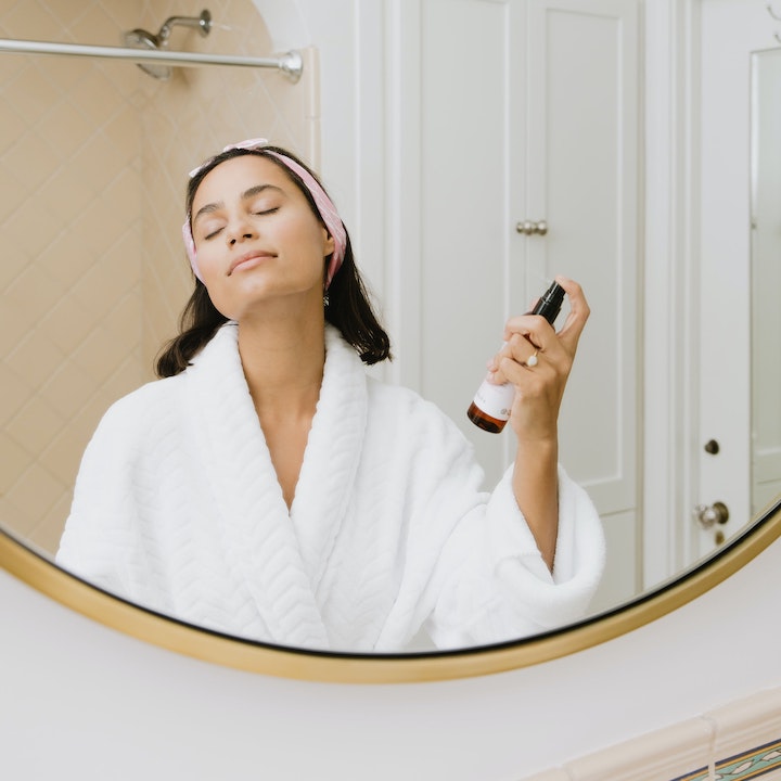 hong kong humidity heat tips tricks beauty makeup skincare sweat keep cool face spray mist