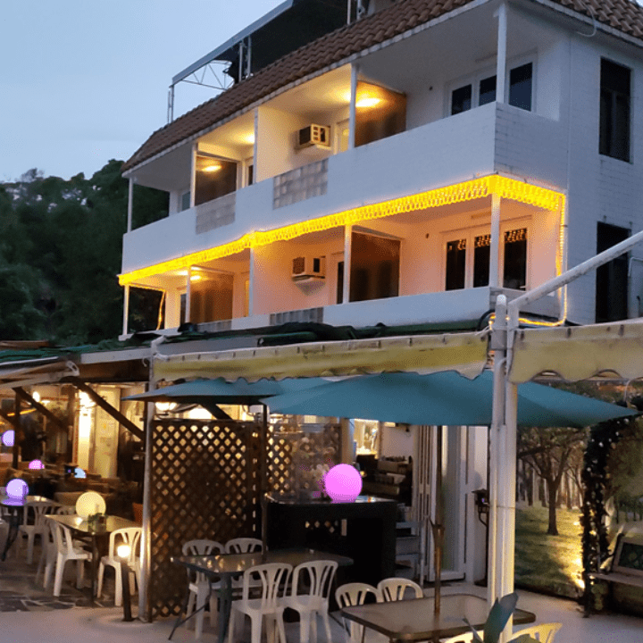 Lamma Island Guide: Concerto Inn