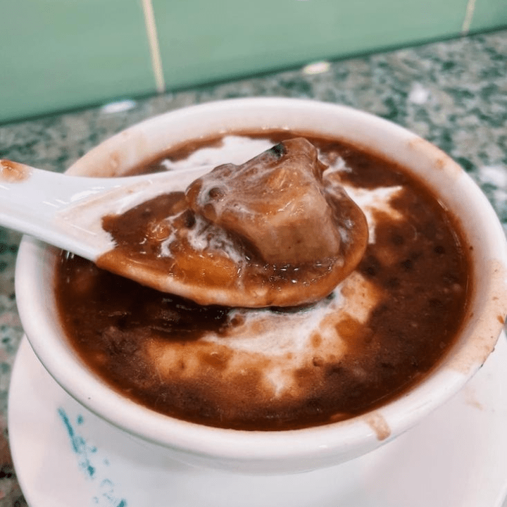 Hong Kong Dessert: Bean Soup With Sago And Coconut Milk