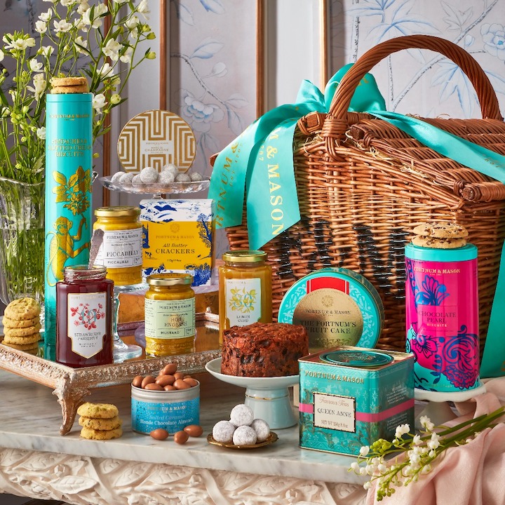 hampers gifts gift hamper holidays festive food christmas hong kong lifestyle feather & bone fortnum and mason handwoven wicker hampers london uk