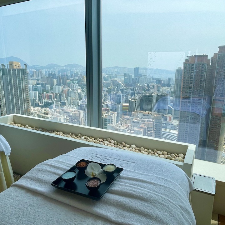 w hong kong bliss spa massage table