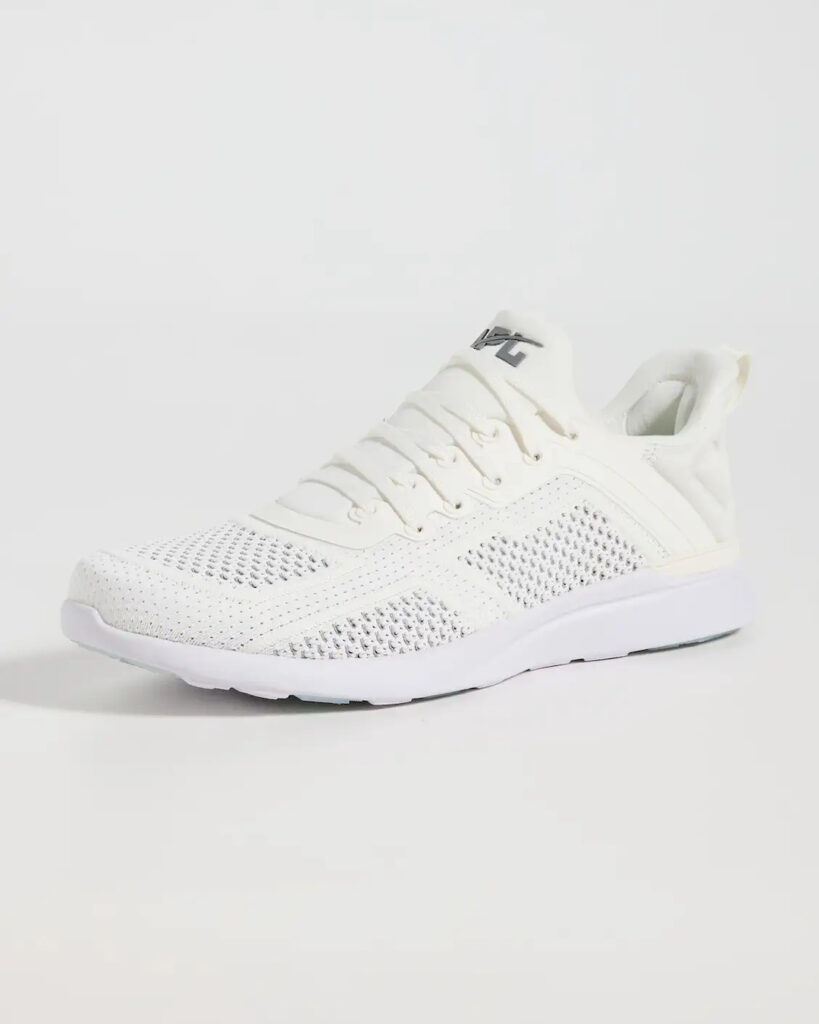 hong kong summer outfits ideas hot heat humid humidity lightweight style moving around athleisure athletic wear athletic propulsion labs apl womens techloom tracer ivory cement white