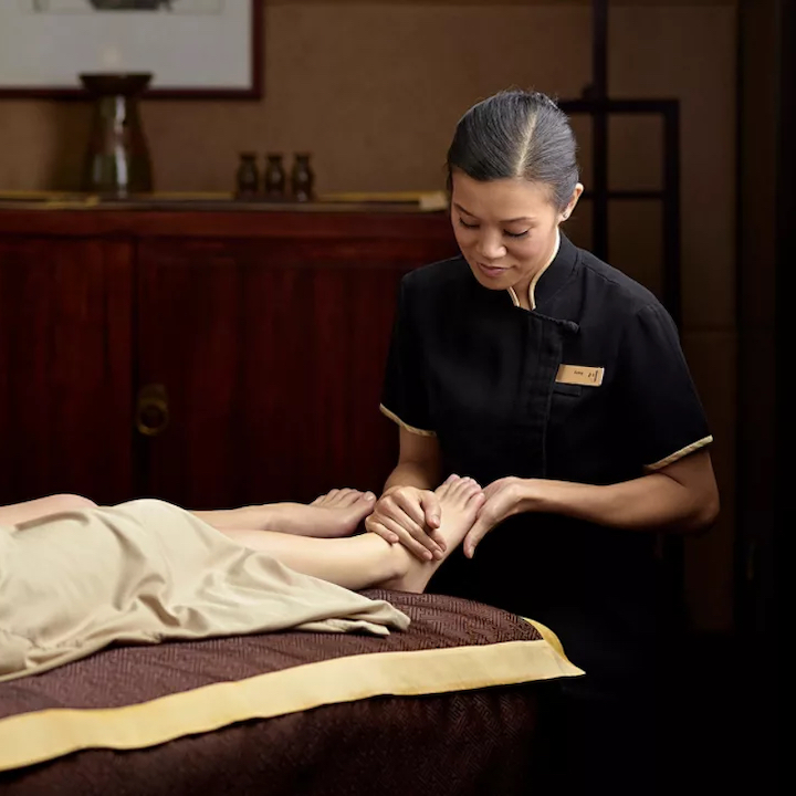 foot massage reflexology feet therapies treatments shanghai style pedicures parlours spas hotel kowloon hong kong wellness beauty chuan spa cordis hotel