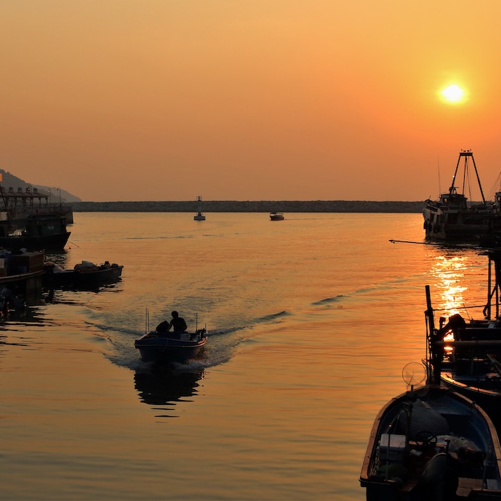 Tai O Fishing Village Guide, Lantau Island, Hong Kong: Sunset Boat Tour