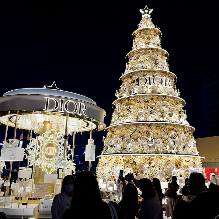 christmas lights hong kong decorations festive displays installations december 2023 k11 musea dior carousel of christmas dreams victoria dockside tsim sha tsui kowloon
