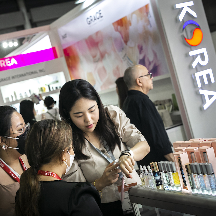 cosmoprof asia hong kong beauty products brands whats on makeup skincare tools haircare body salon spa nails sun protection international local featured scoop 2