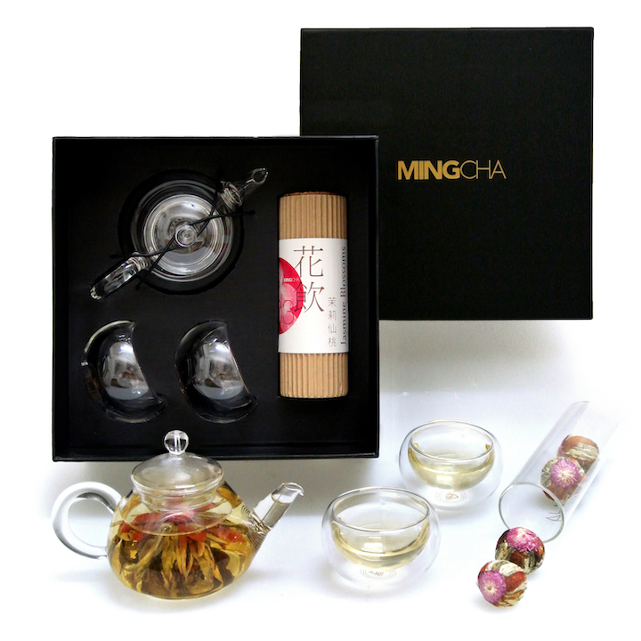 hong kong souvenirs tourist mementoes farewell leaving gifts presents mingcha teapot set jasmine blossoms blooming tea glass cup