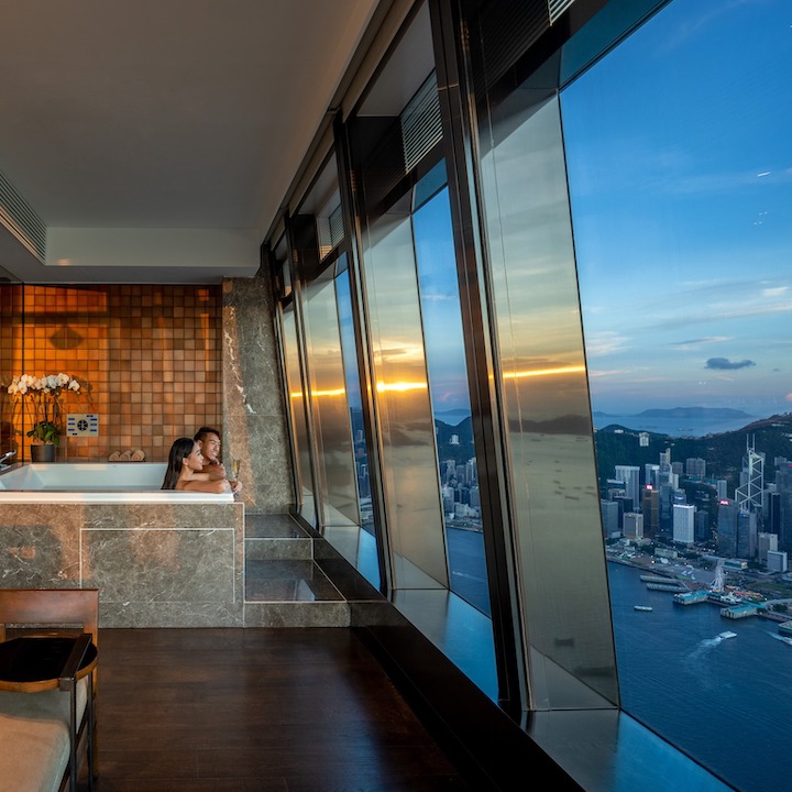 hotel staycation stays packages offers hong kong holiday vacation travel whats on hk autumn september october 2023 the ritz carlton hong kong