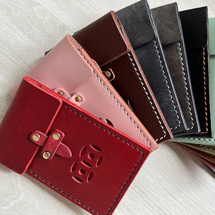 Gift Ideas For Everyone, 2022 Christmas Gift Guide: Nardos Vintage Leather Letterbox Card Holder