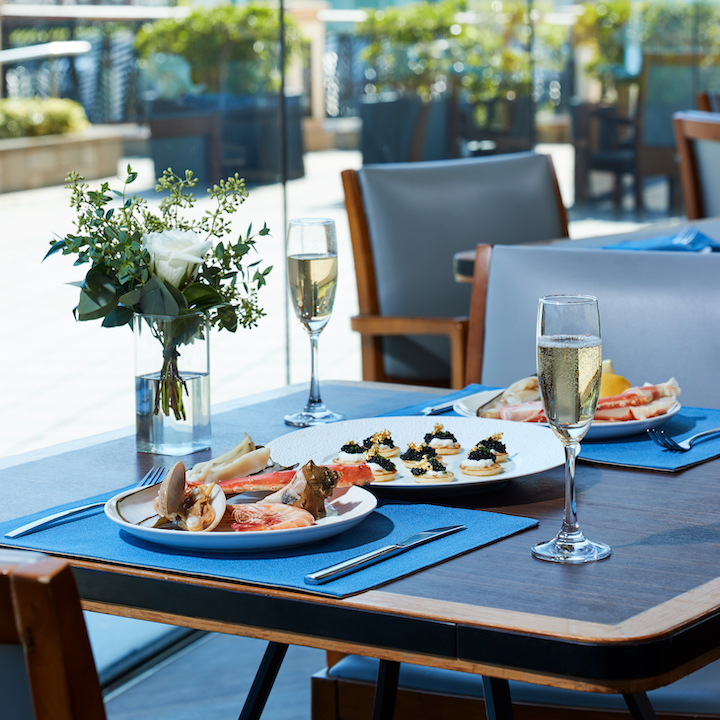 lounge bord de mer sunday brunch at the hidden oasis eat drink seafood moet chandon champagne gourmet indulgent luxury hotel 3