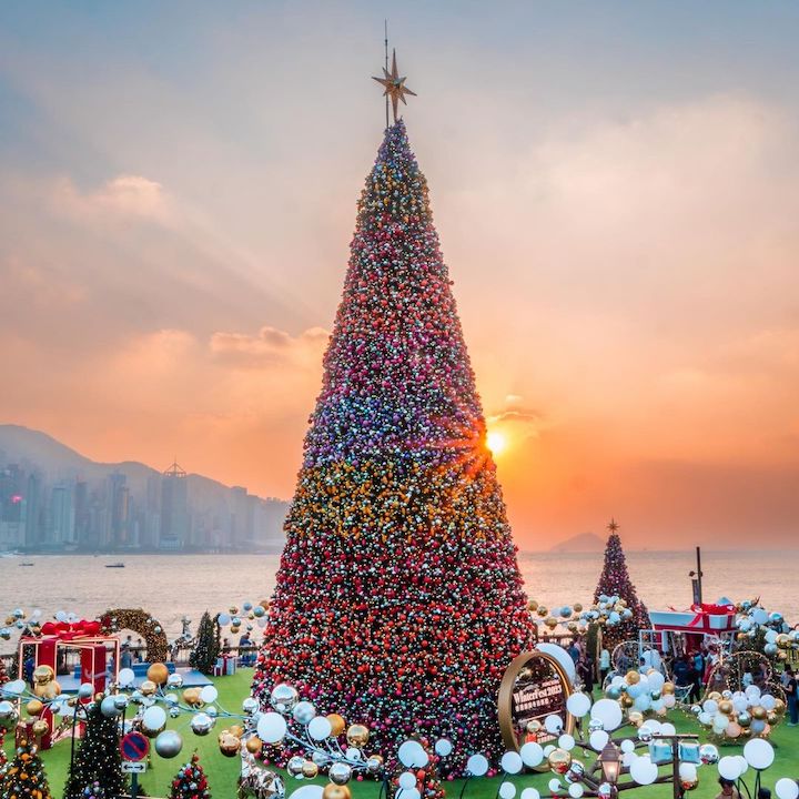 christmas lights hong kong decorations festive displays installations december 2023 hong kong winterfest christmas town west kowloon cultural district