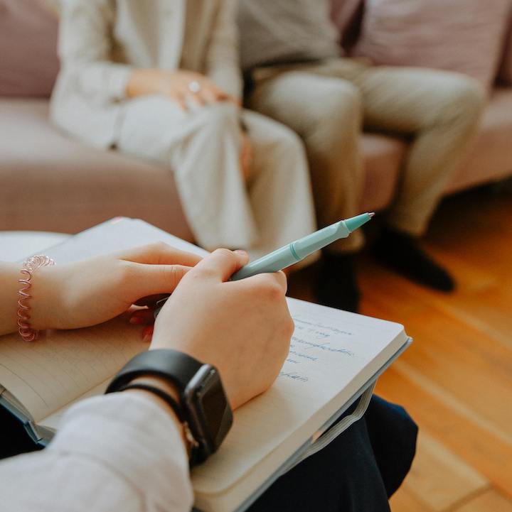 Individual therapy, group therapy and corporate counselling at Maple Tree Counselling in Hong Kong.