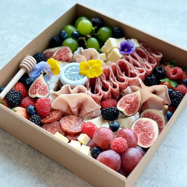 housewarming gift ideas hong kong 2024 home decor: charcuterie board