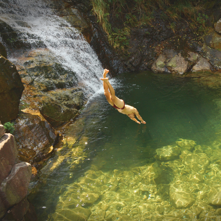 An easy nature trail to Wong Lung Hang Stream where you’ll find waterfalls and a stunning nature pool.