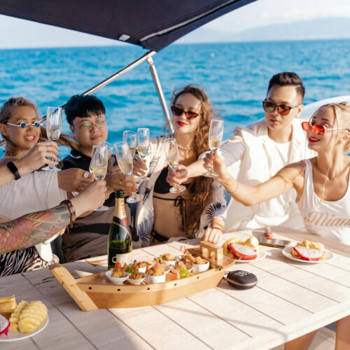 Junk Boat Party Catering Services Hong Kong, where to get your junk party catered hk restaurants that offer on board catering