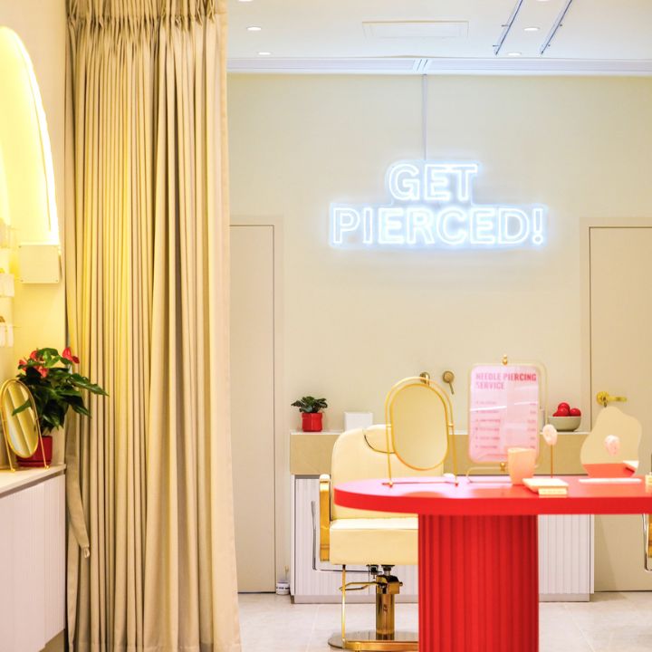 LABRET premium piercing studio in Hong Kong specialising in needle-based piercing