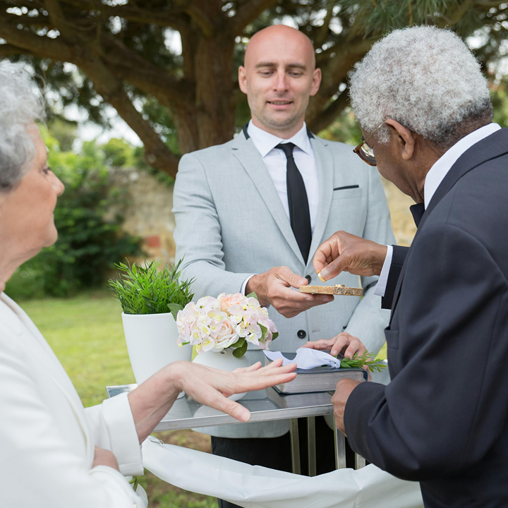 Marriage Registry Hong Kong: Wedding Officiants And Civil Celebrants - how to pick the right civil celebrant for you