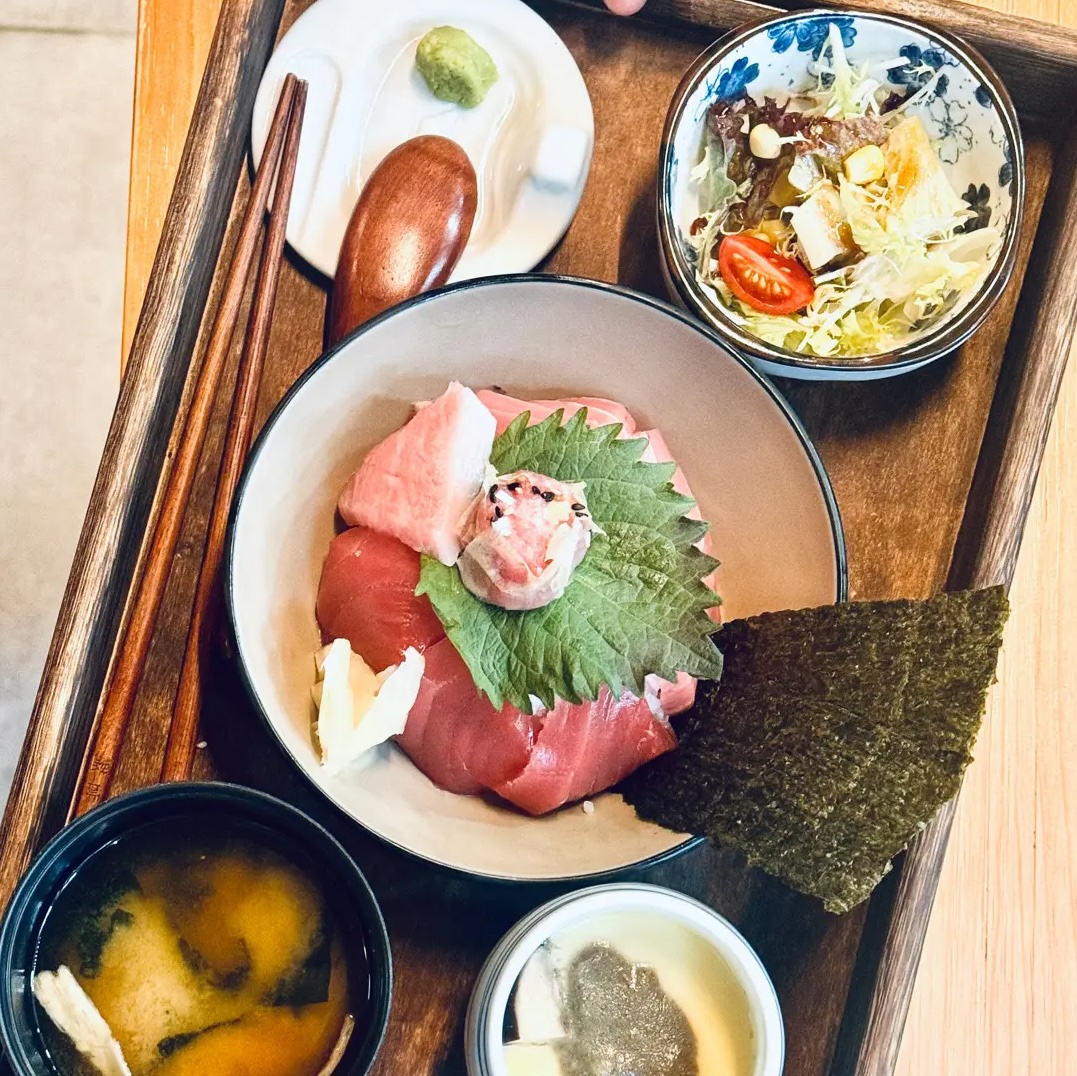 best restaurants in causeway bay: Japanese tuna donburi 