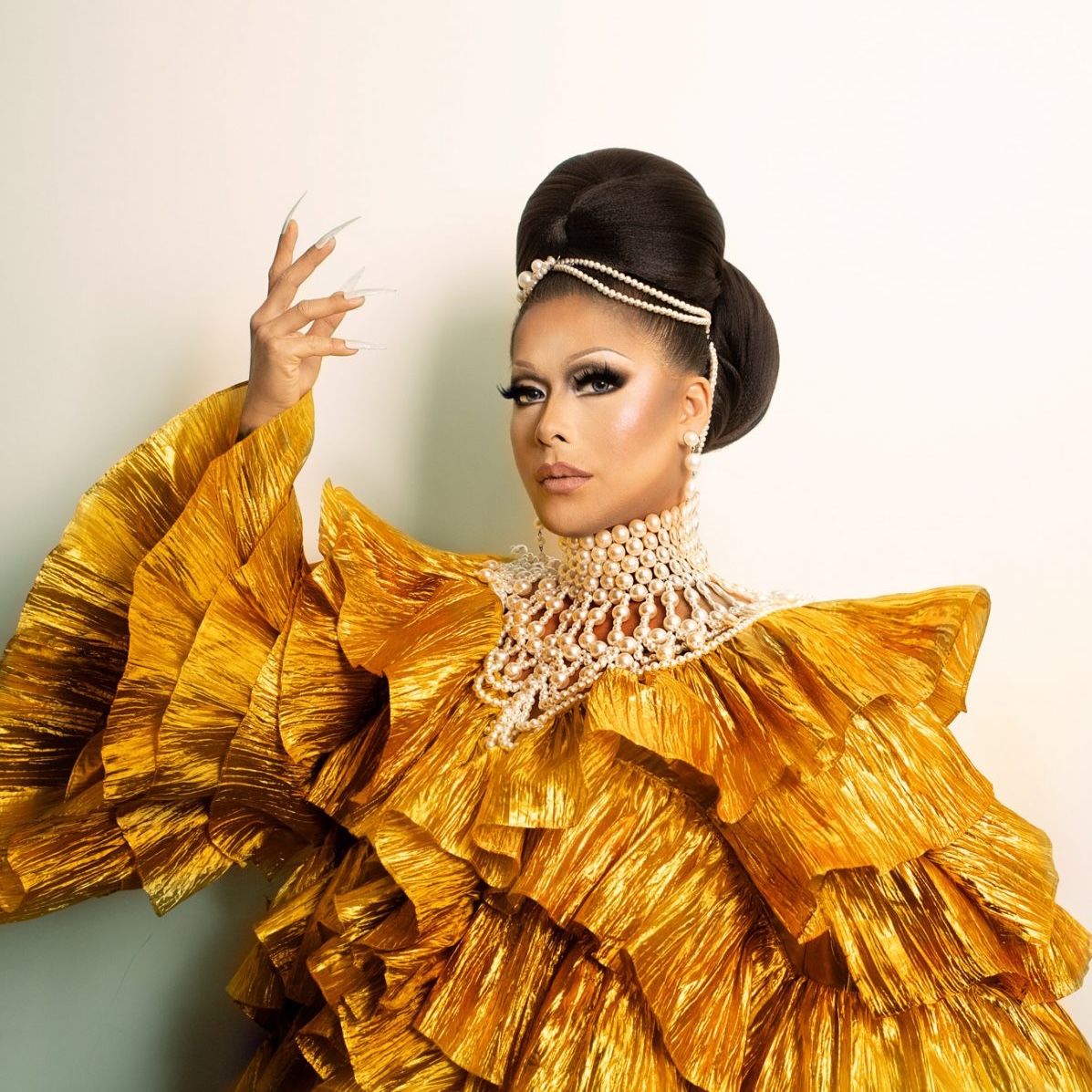 things to to in Hong Kong this weekend, LINQ bar, drag trivia night, pride month
