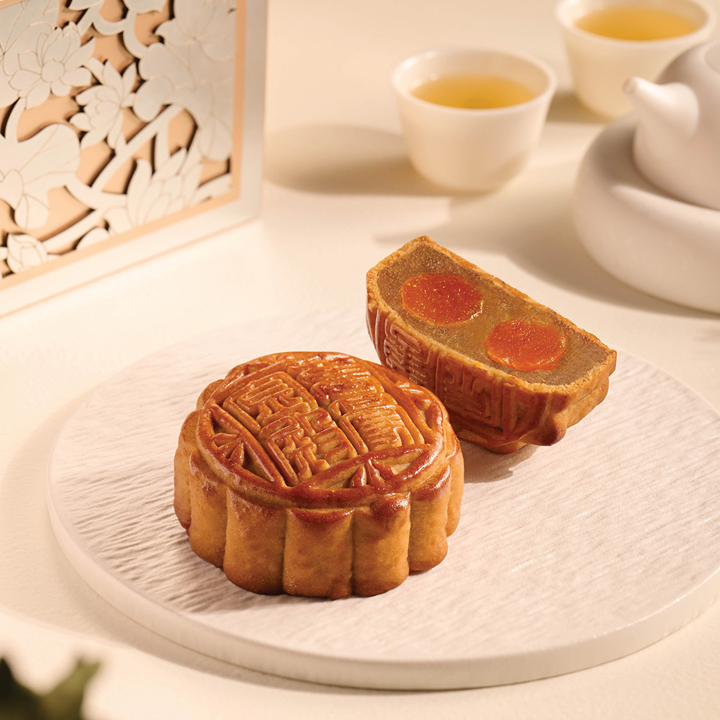 the best mooncakes to buy in hong kong 2025; man ho chinese restaurant traditional mooncakes