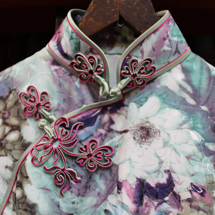 close up of mee wah qipao collar, cheongsam hong kong