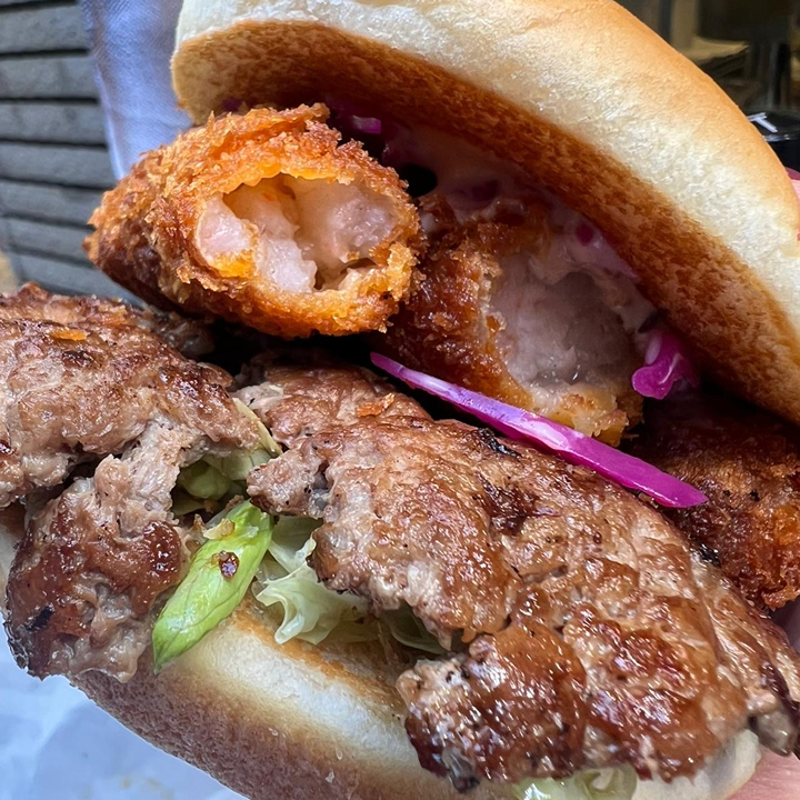 siu mai and beef smash burger from BUNZ in sheung wan, best burgers in hong kong, smash burger hk