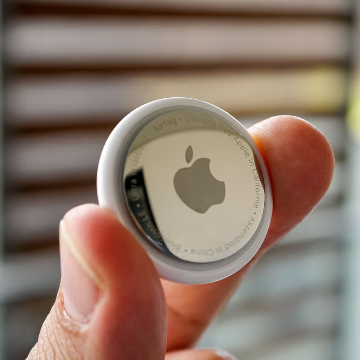 What's On Travel Tips Sassy Hong Kong In-flight safety tips, tracking devices apple airtag