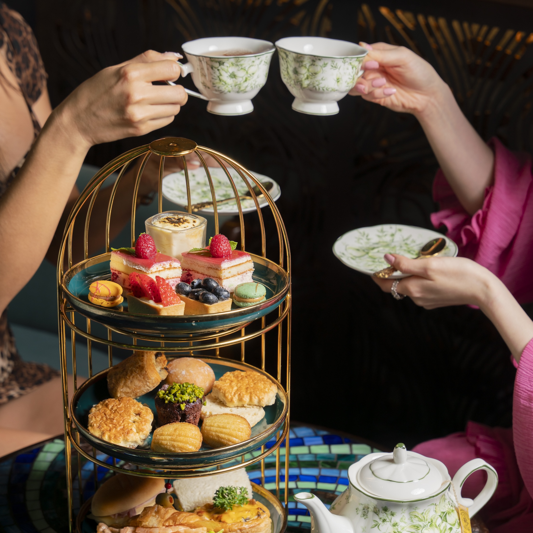 tai kwun restaurants and bars: Dragonfly, speakeasy, art-nouveau inspired cocktail lounge with afternoon tea and bottomless brunch
