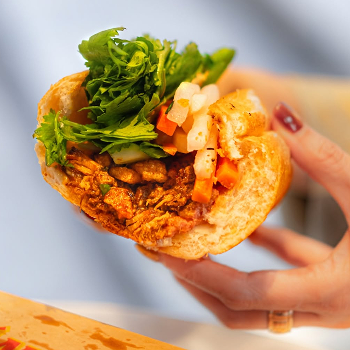 Where to find healthy food and affordable meals in Hong Kong; Banh Mi Nem for filling healthy sandwich lunch under $100