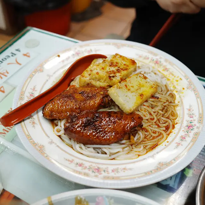 best cart noodles in hong kong: Chopsticks Kee for dry noodles in Central