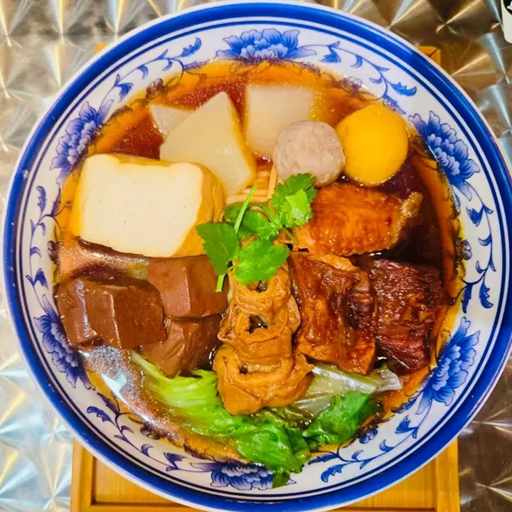 best cart noodles in hong kong: eat fresh cart noodles wan chai for delivery
