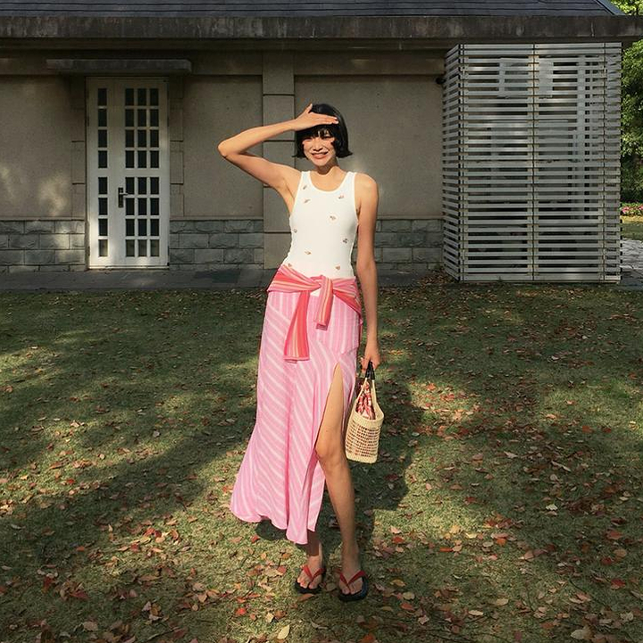 woman in a fun summer outfit from zara thats 40% off, get summer deals on zara clothing in june 2026