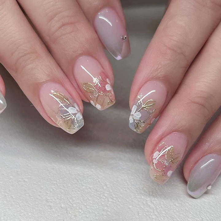 delicate nail art from Nail Jolly Hong Kong, a Nail Salon near you in Hong Kong, where to get Nail Art Beauty Nail Jolly