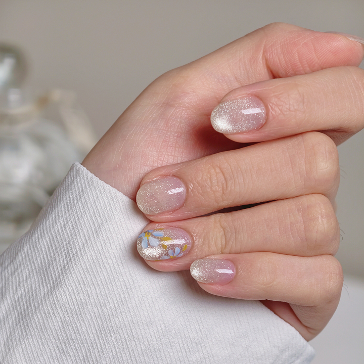 best nail studios in hong kong: manicure at Pikapika Nail Parlour, soft gel and hard gel fingernails with nail art and colour mixing