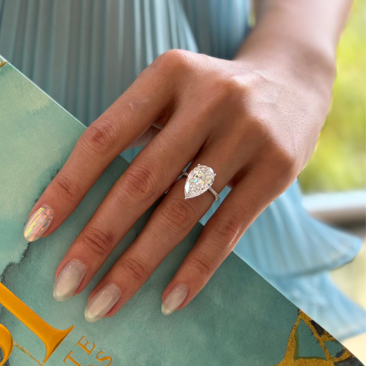 M&B Private Jewelers is a reputed family jeweller offering diamond upgrade guarantee